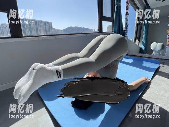 微密圈 - 私房120斤的小王同学校园合集，书卷气和青春气息交织，有点迷离的美。