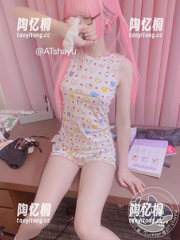 AT鲨的生日奶油：福利原图好像隐约透着甜蜜