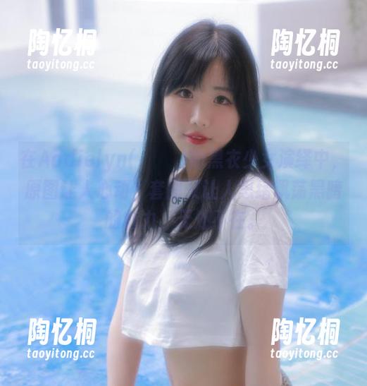 在Addielyn(에디린)的黑衣少女演绎中，原图让人心动，套图又让人思绪飘荡黑暗的魅力，无处不在。