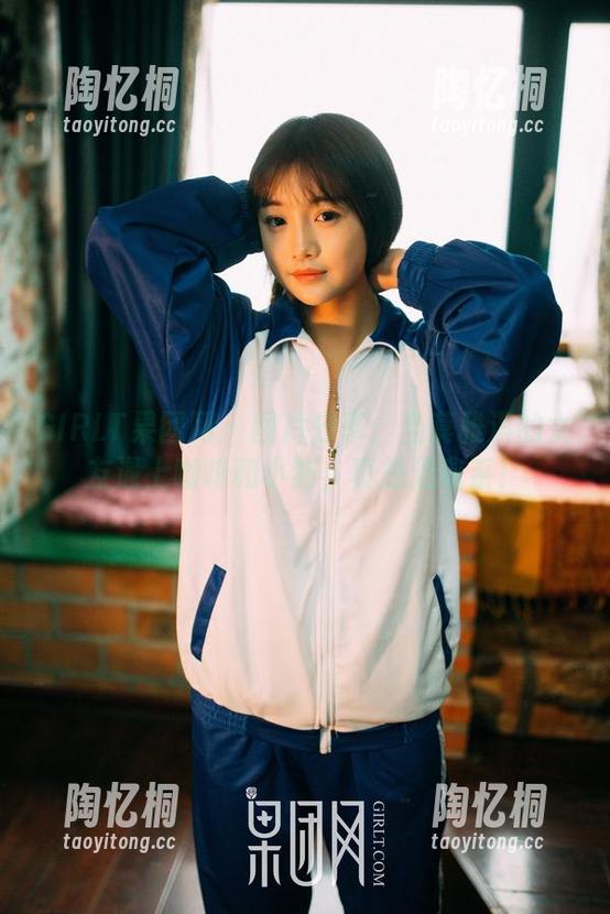 GIRLT果团网 - 图片分享：当莫雅淇的女友遇上咖啡和小狗，真是治愈系！