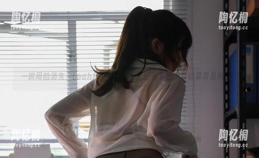一瞬间的消失，Leah梓未的套装在无圣光下的图片效果真是绝了。