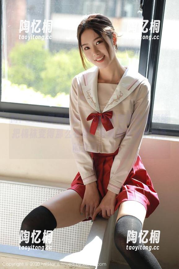 MFStar模范学院-SiByl李思宁 MFStar模范学院 - SiByl李思宁竟然能把棉袜变得那么有趣,写真还真是个神奇的东西!