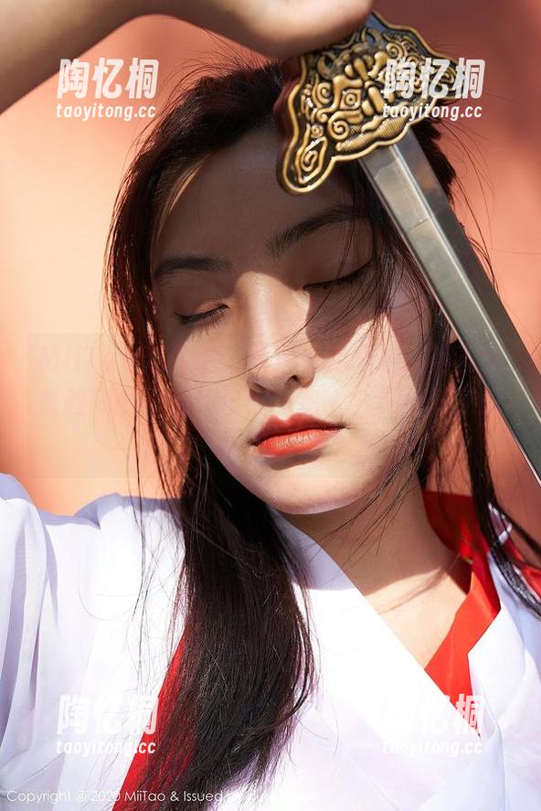 MiiTao蜜桃社-顾乔楠 MiiTao蜜桃社 - 顾乔楠的私拍,简直就是教科书级别的自然,也太会用光影了吧!