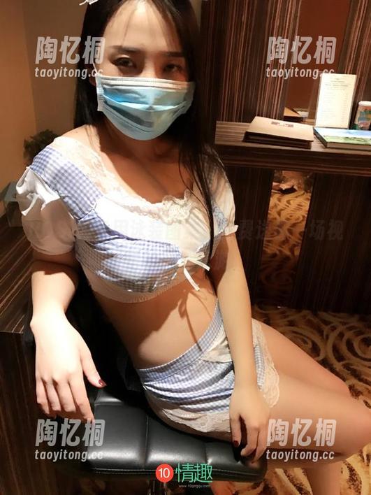 ROSI的专用泳装图集，免费送你一场视觉的盛夏泳游！