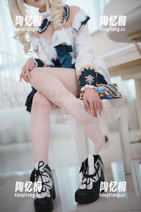 Seele麦麦化身初音，资源放送，不小心被可爱的cos燃到，心情似乎也变得晴朗了！