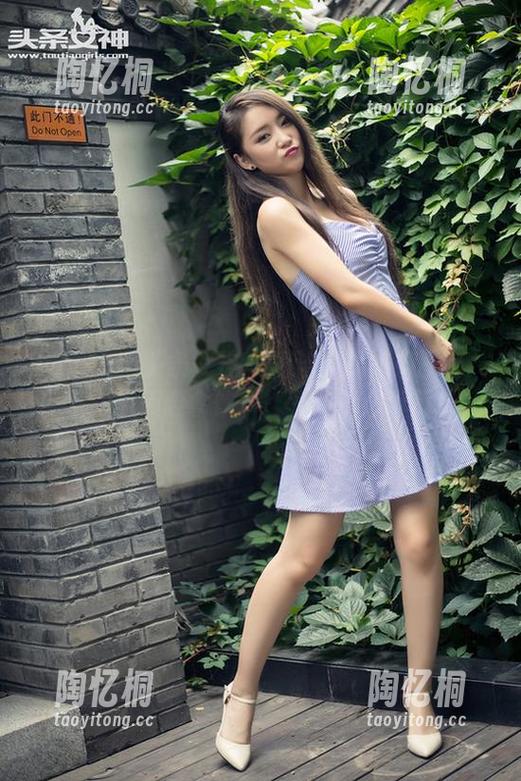 TouTiao头条女神 - 周治宇的姐姐图包：下载前不要拿饮料，不然小心喷屏！