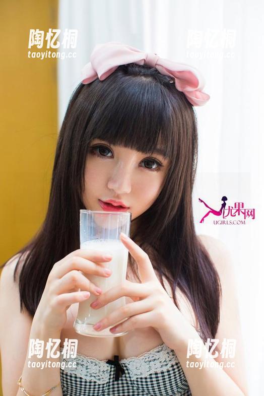UGirls尤果网 - 教室里的唐溪若，课本都想上她的课！快来看看这波新画像！