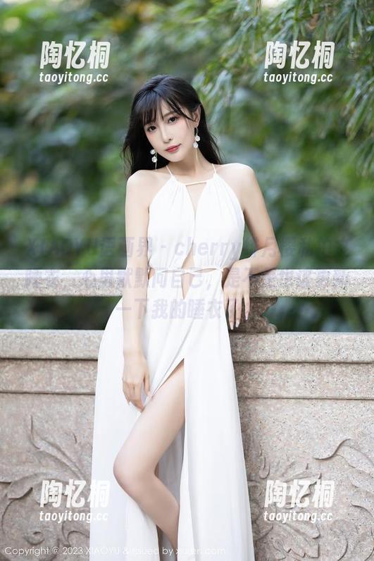 XIAOYU语画界-cherry绯月樱 XIAOYU语画界 - cherry绯月樱私拍之睡衣,心里默默问自己,是不是也该更新一下我的睡衣了。