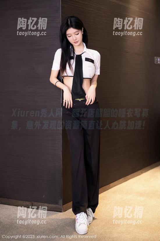 Xiuren秀人网 - 翻开唐翩翩的睡衣写真集，意外发现的资源简直让人心跳加速！