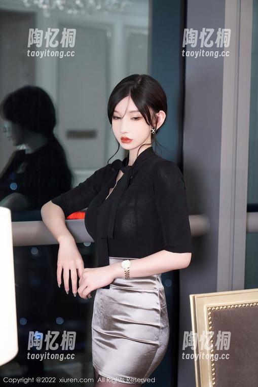 Xiuren秀人网 - 那些年，我们一起追的唐翩翩白衬衫：她的网盘合集让我心动