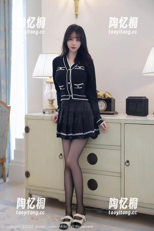 Xiuren秀人网 - 雾霭缭绕的教室，网盘里的“拍黄瓜girl”作品究竟何解