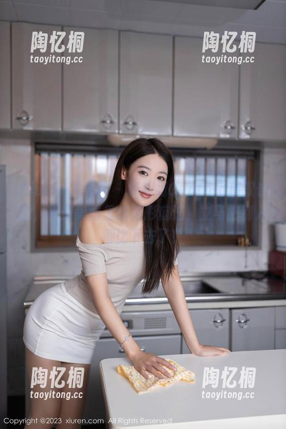 Xiuren秀人网-杨紫嫣Cynthia Xiuren秀人网 - 杨紫嫣Cynthia那双长腿,真是美图里的隐形魔法,立马把别人都比下去了!