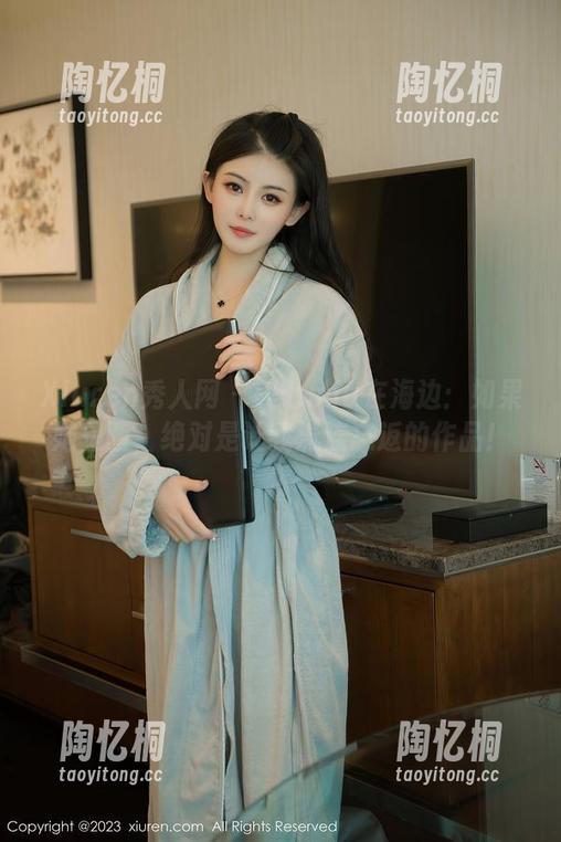 Xiuren秀人网-美七mia Xiuren秀人网 - 美七mia在海边:如果她是画,绝对是让我流连忘返的作品!