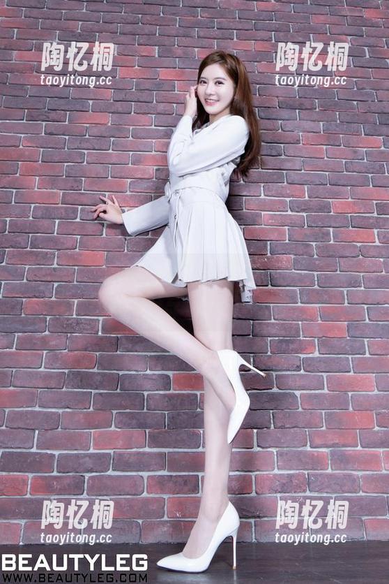 beautyleg-Abby beautyleg - 时时刻刻都在回眸,Abby的丝袜图集分享,带来一丝小暧昧。