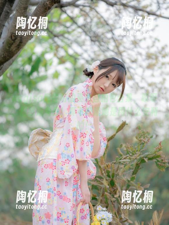 nagisa魔物喵 nagisa魔物喵的巫女自拍包合集,哎呀,居然是免费!真不知道她是用什么安利的!