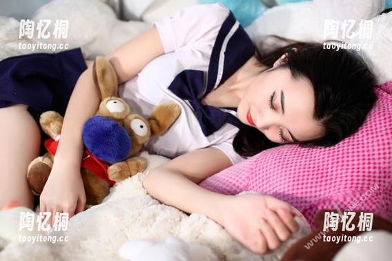 partycat轰趴猫 - 跟着陈雅漫一起窜进兔女郎的私房美图世界！