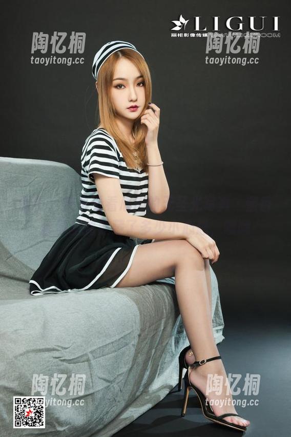 丽柜 - 快来看看心心的无圣光写真，蜜香丝颜里到底藏了多少小心思，嘿嘿