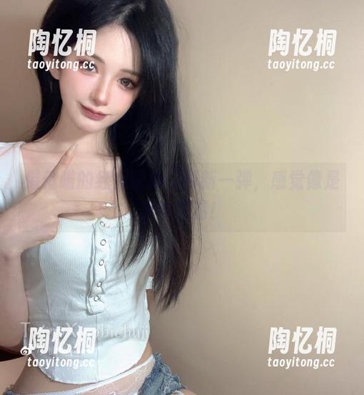 倦倦喵的红裙图册：最新一弹，感觉像是梦中遨游！