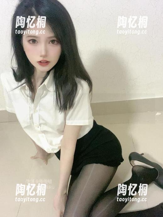 放课后体操服里的倦倦喵：原图作品带你领略不一样的可爱
