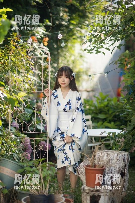 我不想说谎，六味帝皇酱的妹妹美图作品中藏着多少幽默？