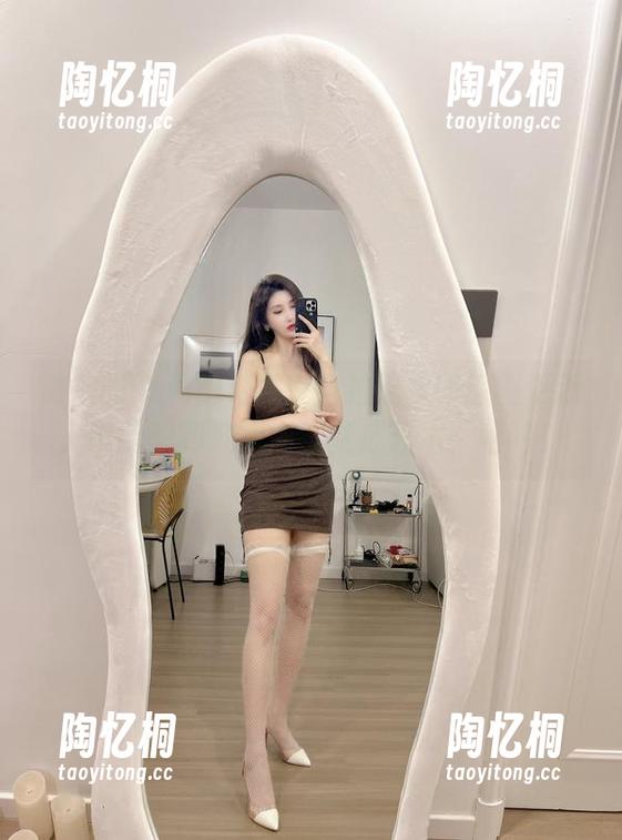微密圈 - 周妍希浴室自拍无水印原图更新，谁能想到洗澡也能变成艺术，哈哈！
