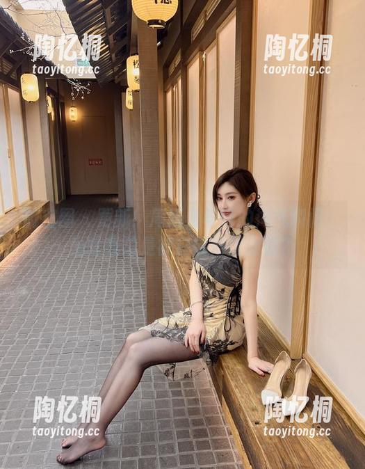微密圈 - 更新！周妍希与喵的淘气瞬间：为啥我总是被它耍得团团转？
