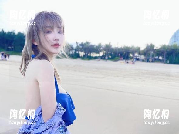 别再犹豫了，来看看啾小妍Deer的福利写真，妍宝真让人心跳加速！