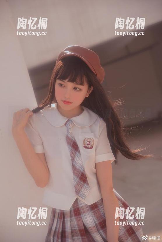 嘎潼图集：白裙擦肩而过，留下的竟然是这样