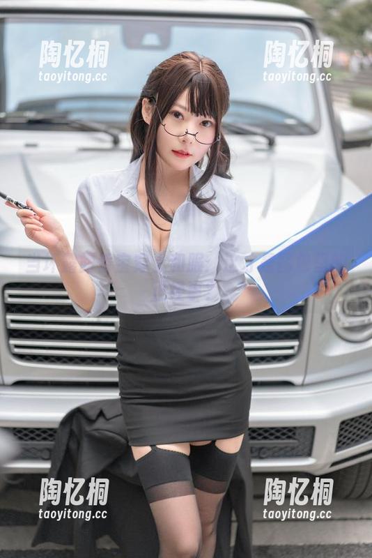 当坏露露香宝穿上和服：这才是图包里的正经事？