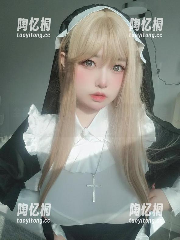 全套蒂法：女主K的图片总是能在不经意间撩动心弦。