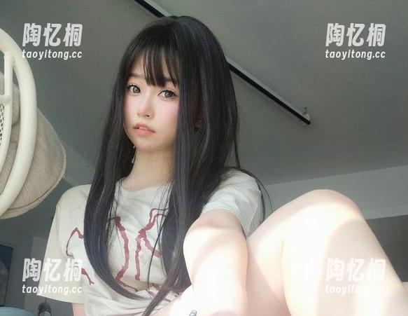 免费图册带你跑进女主K的豹纹世界，别后悔哦！