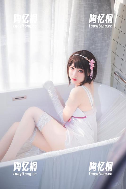 分享宫本桜的礼服写真集，隐隐约约的优雅就在这里