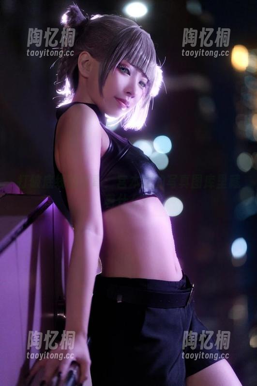 打破底线的恶毒：宫本樱的写真图库里藏着什么？