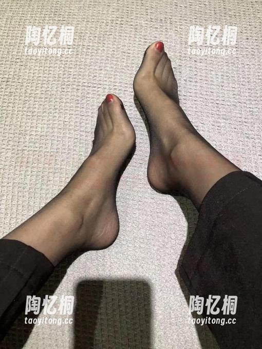 小仙女ELaine 微密圈 - 小仙女ELaine的瑜伽写真更新,放松≈迷失在美丽的迷雾中?