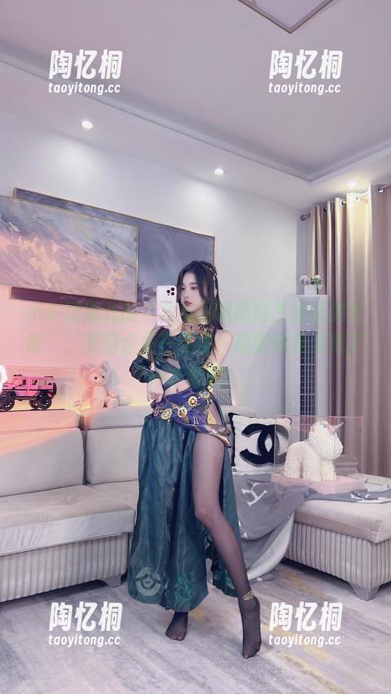 小小奶瓶儿的“双马尾制服师生剧情加长版”，美图合集在这里，感觉像是走进了一个梦境！