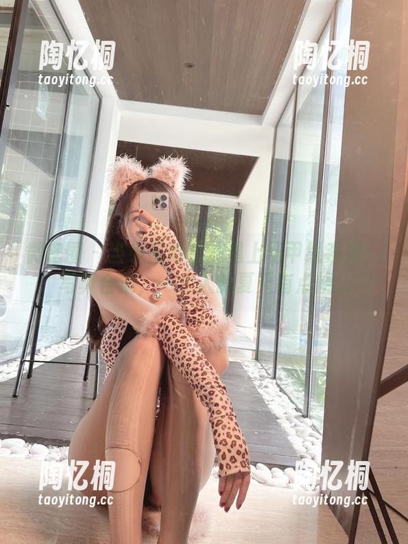 微密圈 - 当小玉吃果冻遇上马甲线系列：写真合集，一个人的夏天有点烧...