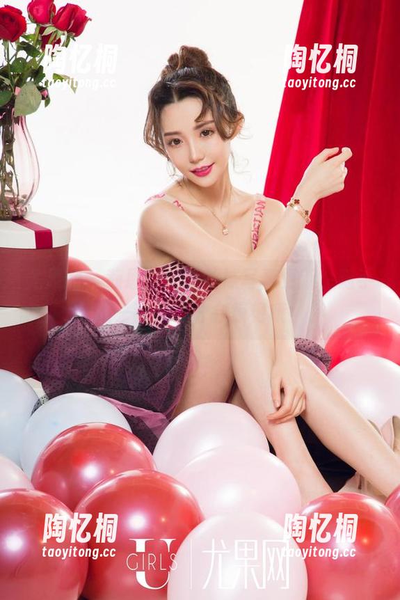尤果网 - 莉恩带来新丝袜写真更新，随手翻一翻，或许会惊艳哦！