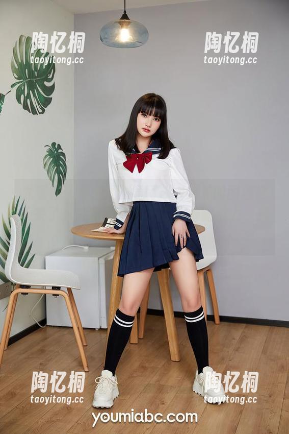 尤蜜荟 - 学妹们注意了！小KK的图包终于来了，邻家有女初长成的神秘魅力，赶紧下载！