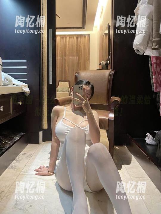 微密圈 - 左公子666大揭秘：她的温柔恰似无圣光图包中的每一幕！
