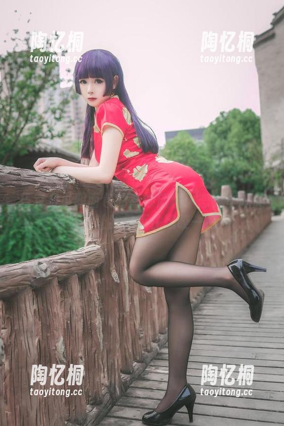 巧克力小圆面包的奇妙旅程：恋兔之踪美图资源让我忍不住想咬一口！
