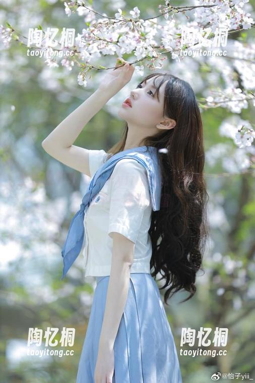壁纸视界里的怡子yiii甜心：合集带你领略不一样的甜蜜