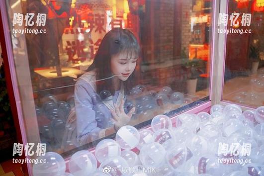 戚顾儿的长腿写真，我感觉我被她的腿震撼到了！