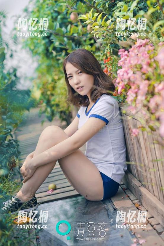 推女神 - 厨娘Milk楚楚的写真：不只是菜好看，连照片都绝了