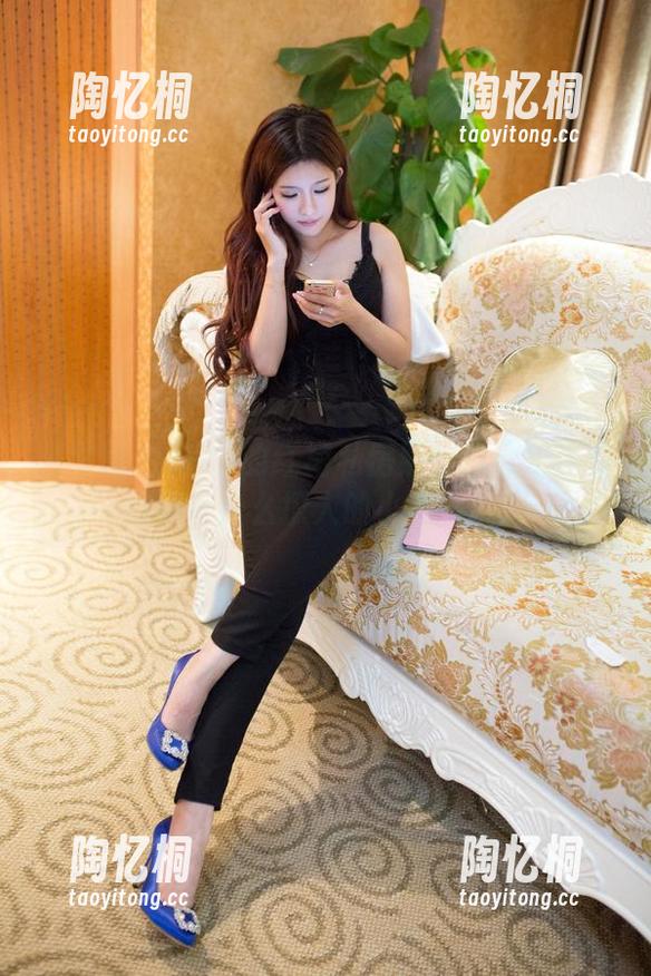 推女郎 - Lina的红裙私房照！原图里有没有藏着什么撩人的小细节呢？