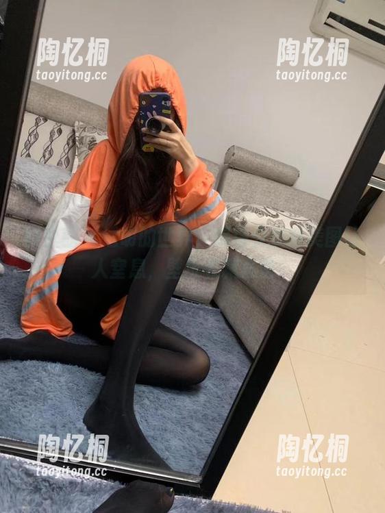 微密圈 - 透明的世界，提袜少女的美图让人窒息，壁纸收藏必备！