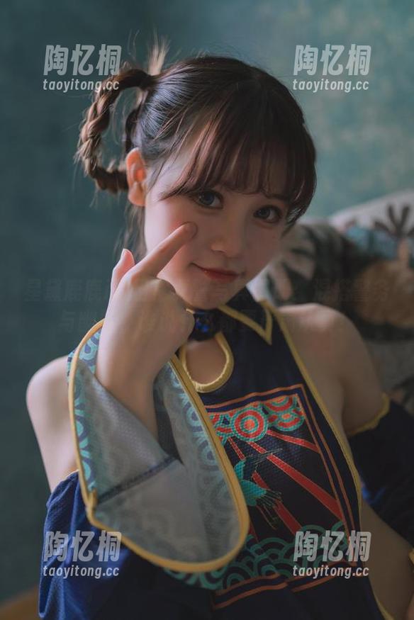 星黛鹿鹿i的日常女警写真图册：混搭警务与幽默，谁说什么都要严肃认真！