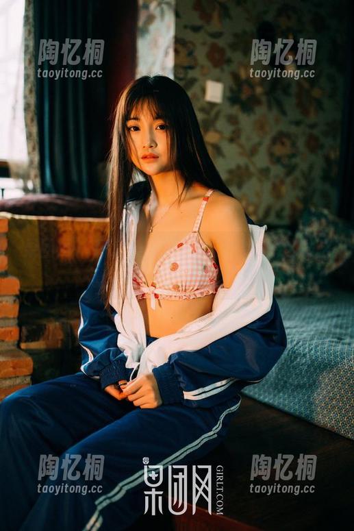 果团网-周晓唯 果团网 - 精选美图集合:周晓唯,这女孩有种不可思议的吸引力!