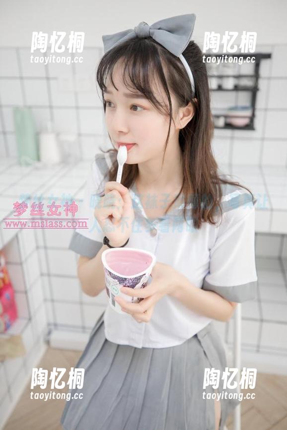 梦丝女神 - 晓晓：这袜子薄薄的，写真让人忍不住多看两眼
