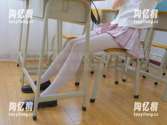 私拍小指南：在森萝财团邂逅游歌与清新内衣，感受那些不为人知的细节！