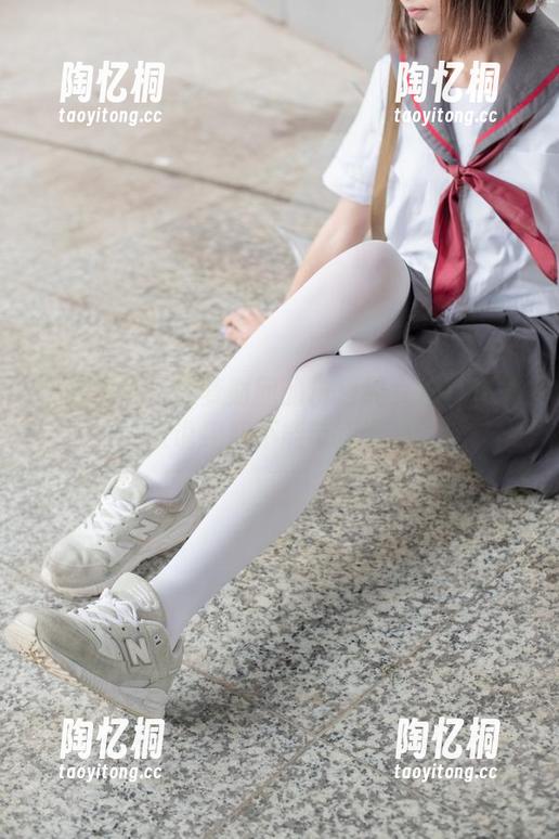 快来围观！森萝财团的粉色纯女孩写真集，谁说纯粹不能带点调皮？